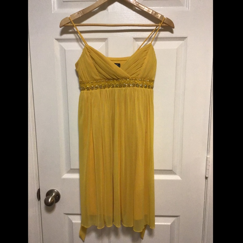 Yellow formal dress (for teens or small figure)